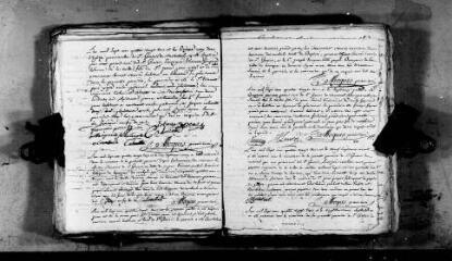 42 vues  - Baptêmes, mariages, sépultures (3 octobre 1781-26 octobre 1791) 5 MI 25/9 (ouvre la visionneuse)