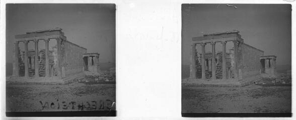 1 vue  - Grèce - Athènes : Erechtheion, 16 avril 1926. Tourisme autour de la Méditerranée. / [Famille SOULAS (photographe)] (ouvre la visionneuse)