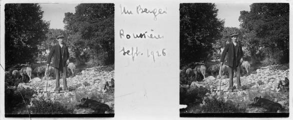 1 vue  - Un berger, Roussières, septembre 1926. / [Famille SOULAS (photographe)] (ouvre la visionneuse)