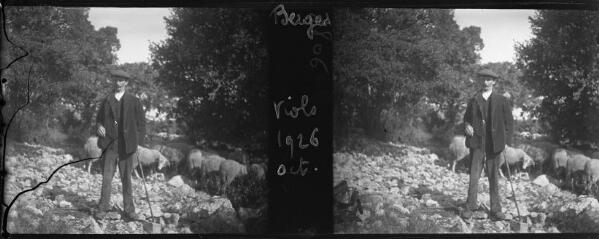 1 vue  - Berger à Viols, octobre 1926. / [Famille SOULAS (photographe)] (ouvre la visionneuse)