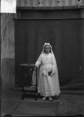 1 vue  - Portrait de communion de Pierrette Barthez (née Escande) (de la Gruasse). / [SAUNAL, Léon (photographe)] (ouvre la visionneuse)