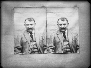 1 vue Reproduction d'un portrait photographique de Pierre Cros (ancien boulanger). / [SAUNAL, Léon (photographe)]