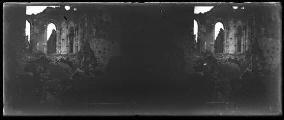 1 vue  - [L\'église d\'Arras en ruines : intérieur]. / François BLAYAC (photographe). 42 Fi 686 (ouvre la visionneuse)